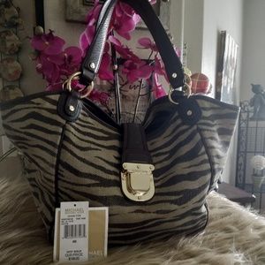 🔥🔥 MICHAEL KORS CHARLTON LG TIGER PRINT TOTE ❣️